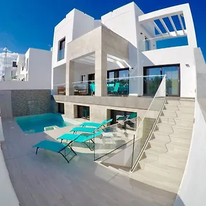  Villa Manhattan