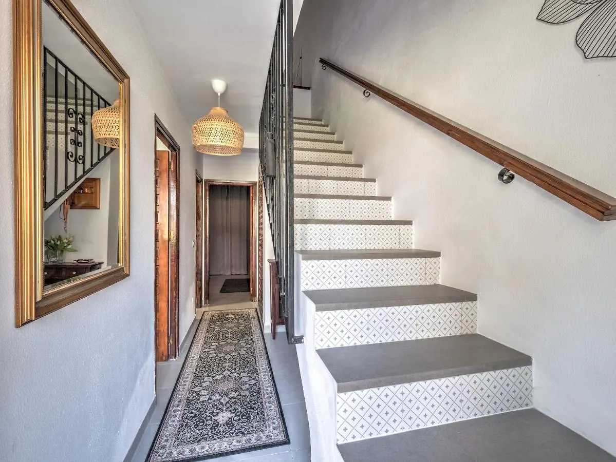 Beautiful Townhouse With Two Terraces In Nerja Villa