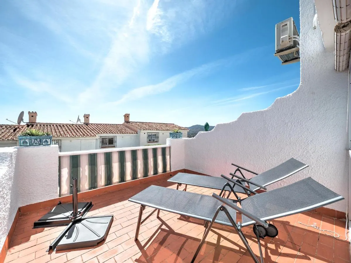Beautiful Townhouse With Two Terraces In Nerja Villa