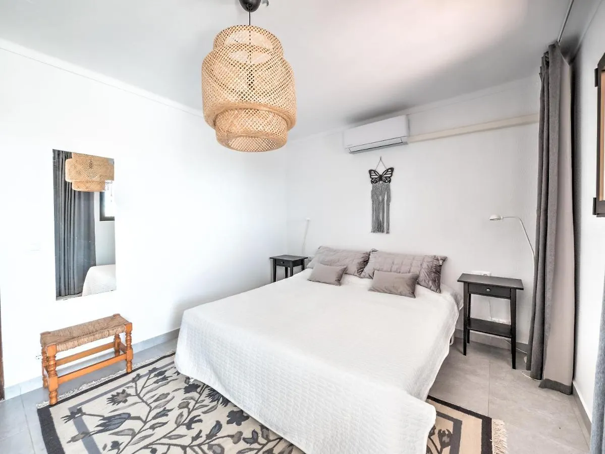 Beautiful Townhouse With Two Terraces In Nerja Villa