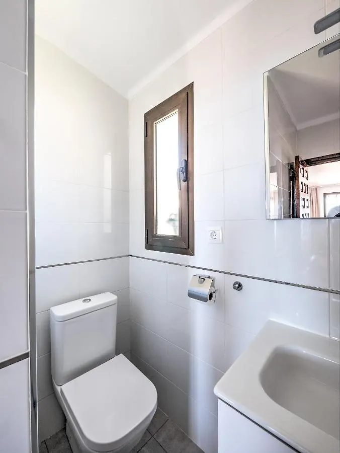 Beautiful Townhouse With Two Terraces In Nerja Villa