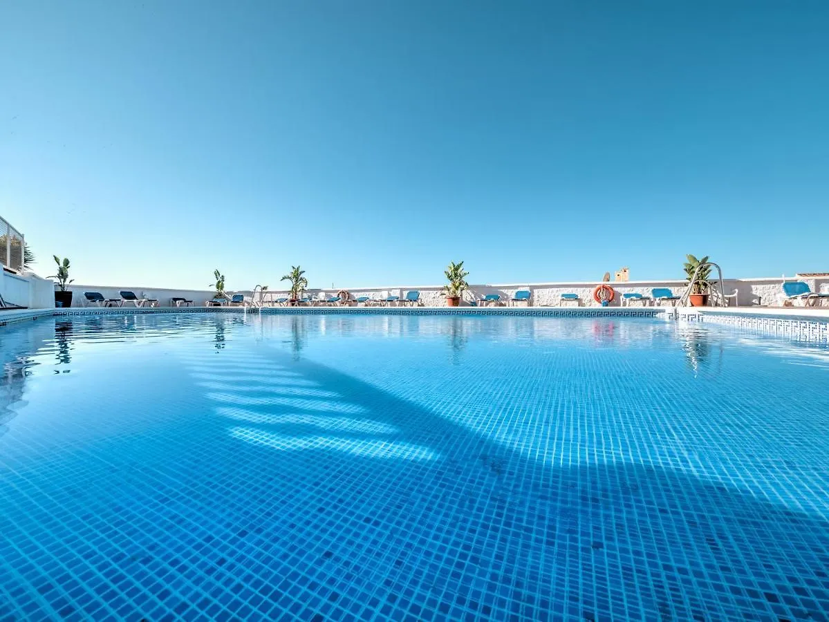 Beautiful Townhouse With Two Terraces In Nerja Villa